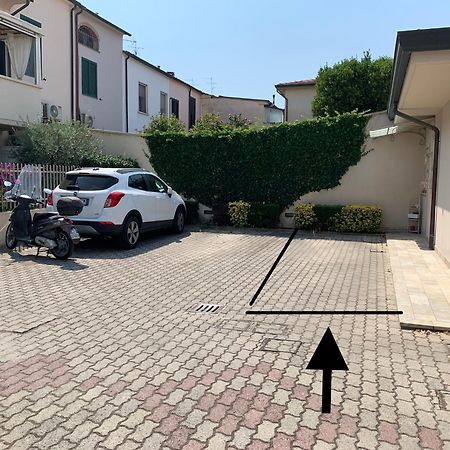 Elegante Villetta Viareggio Exteriör bild