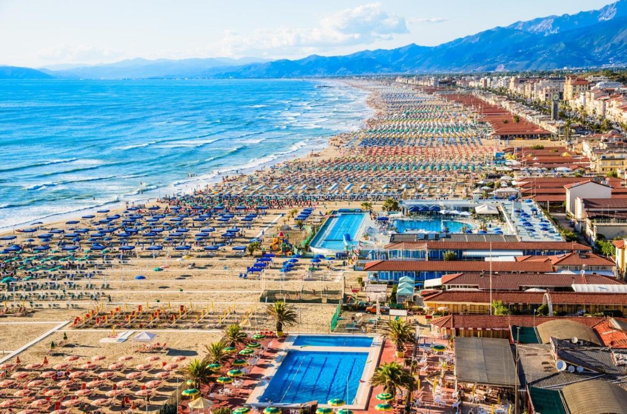 Elegante Villetta Viareggio Exteriör bild