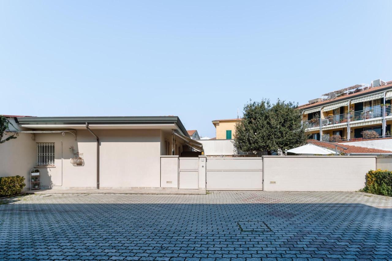 Elegante Villetta Viareggio Exteriör bild